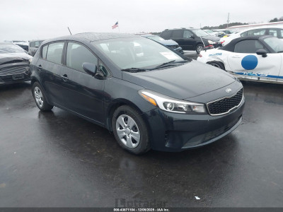 Kia Forte 2017 KNAFK5A89H5713710