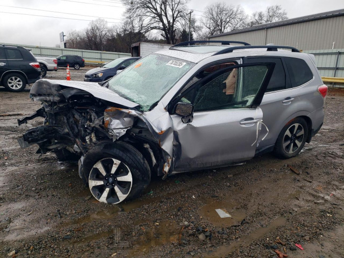 Subaru Forester 2017 VIN JF2SJARC1HH421071
