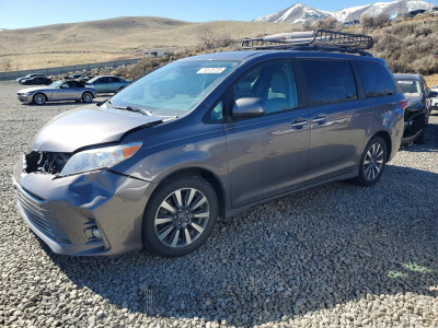 Toyota Sienna 2018 5TDDZ3DC4JS208362