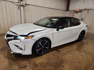 Toyota Camry 2019 4T1B61HK4KU263912