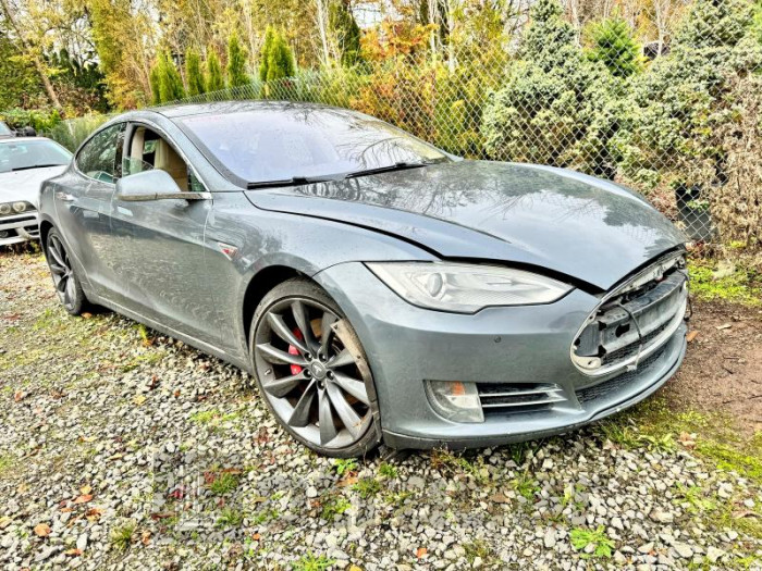 Tesla Model s 2014 VIN 5YJSA1H17EFP29887