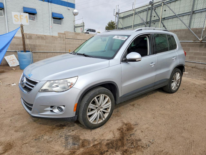 Volkswagen Tiguan 2011 VIN WVGBV7AX1BW500260