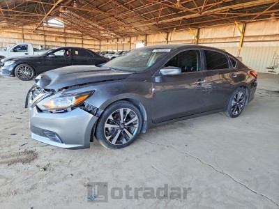 Nissan Altima 2017 1N4AL3AP1HN304385