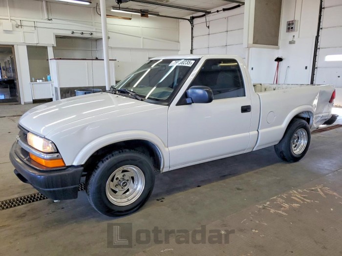 Chevrolet S-10 pickup 2003 VIN 1GCCS14H538153640