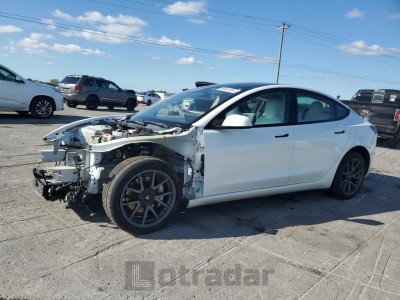 Tesla Model 3 2021 5YJ3E1EB3MF999882