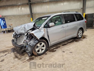 Toyota Sienna 2015 5TDKK3DC8FS546284
