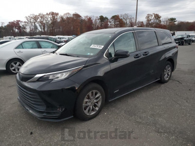 Toyota Sienna 2021 5TDKRKEC2MS046638