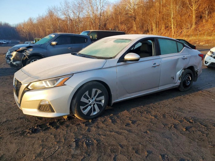 Nissan  2020 VIN 1N4BL4BV6LN315561