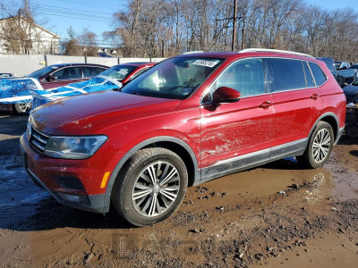 Volkswagen Tiguan 2018 3VV2B7AX2JM038837