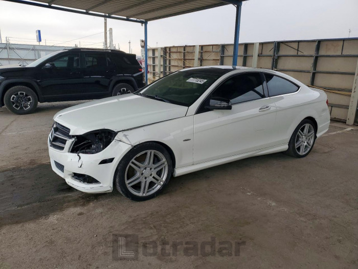 Mercedes-benz C-klasse 2013 VIN WDDGJ4HB1DF990786