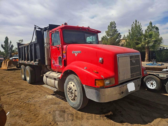 International   1996 VIN 2HSFHAER5TC072476