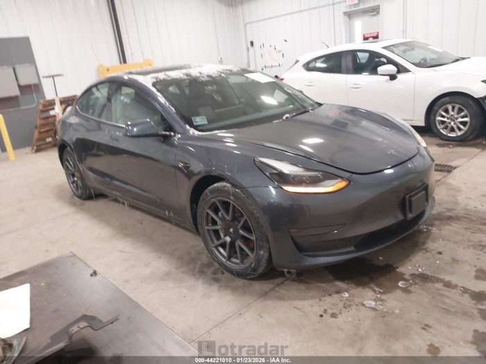 Tesla Model 3 2022 VIN 5YJ3E1EB0NF192205
