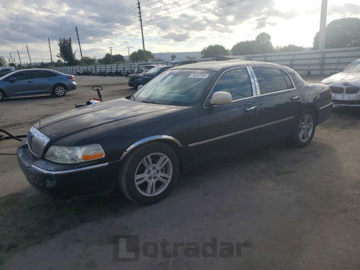 Lincoln TOWN CAR 2007 VIN 1LNHM82V67Y610605