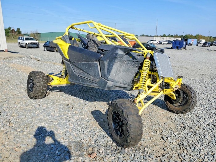 Can-am/ brp Maverick 2018 VIN 3JBVWAW25JK000737