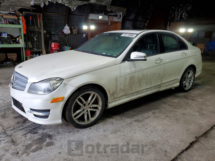 Mercedes-benz  2013 VIN WDDGF8AB4DR268617