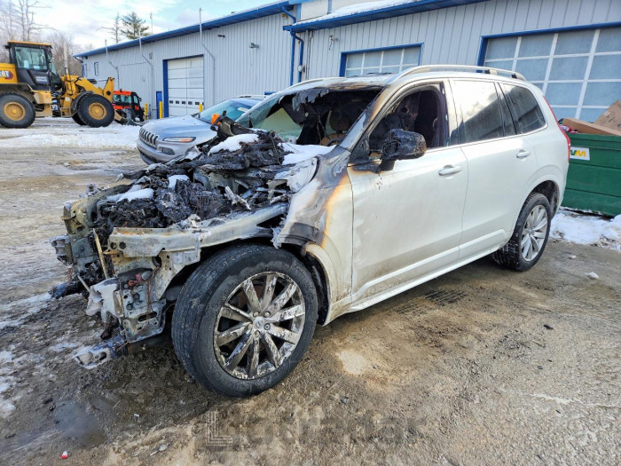 Volvo  2016 VIN YV4A22PK1G1039117