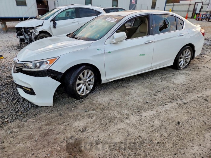 Honda Accord 2017 VIN 1HGCR3F81HA013798