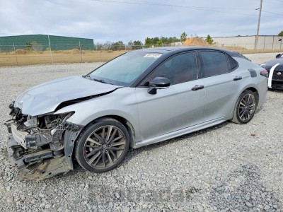 Toyota Camry 2018 4T1B61HK4JU119971