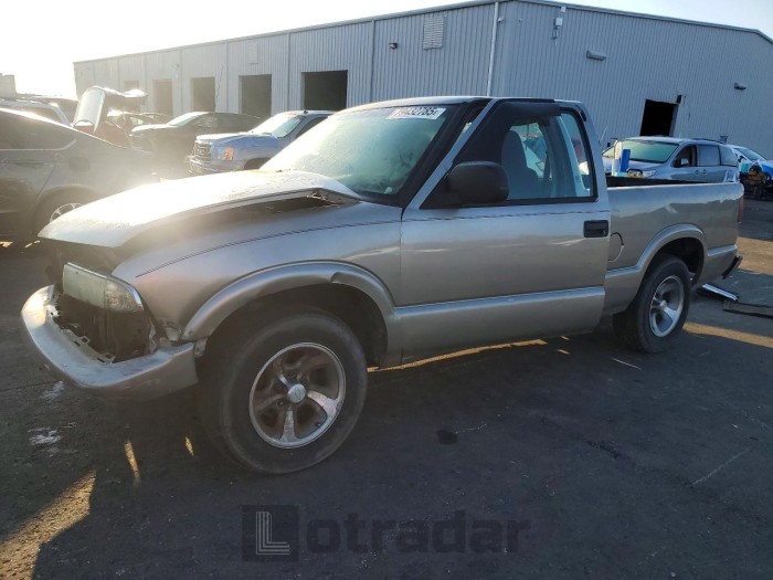 Chevrolet S-10 pickup 2003 VIN 1GCCS14X238113300