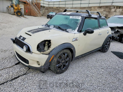 Mini Cooper 2010 WMWMF7C54ATZ71869