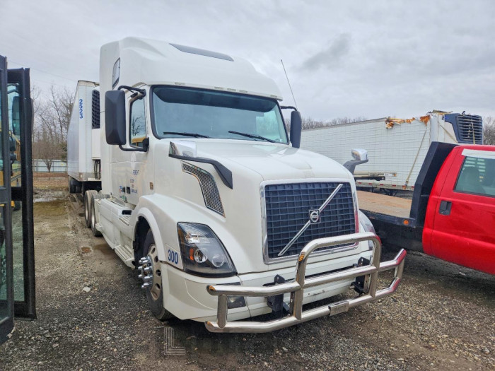 Volvo  2017 VIN 4V4NC9EH4HN971635