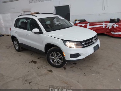 Volkswagen Tiguan 2016 WVGAV7AX3GW602954