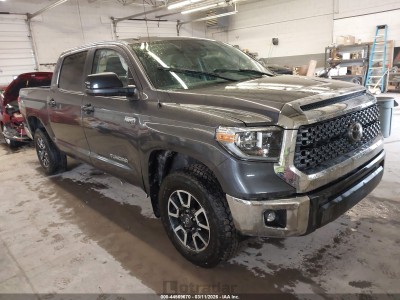 Toyota Tundra 2018 5TFDY5F19JX685079