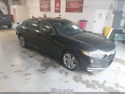Honda Accord 2018 1HGCV1F1XJA161344
