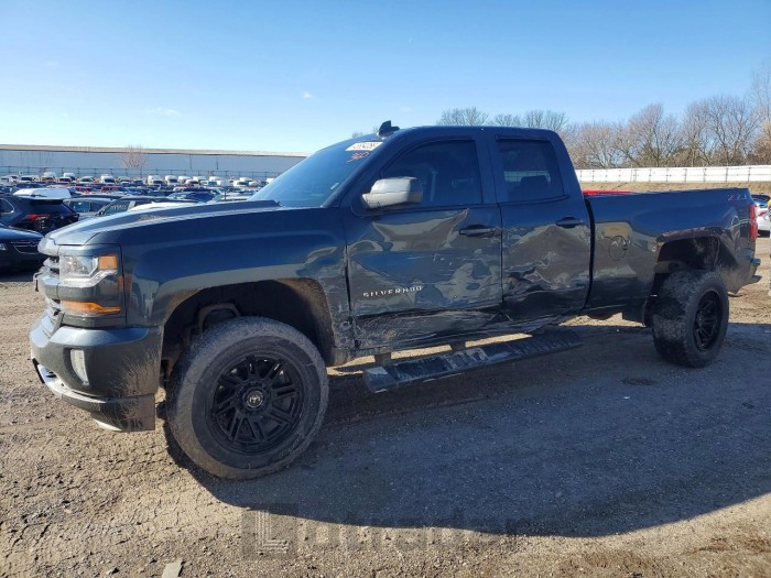Chevrolet  2018 VIN 1GCVKRECXJZ145857