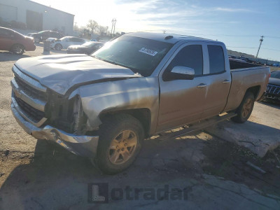 Chevrolet  2018 1GCRCREH4JZ337639