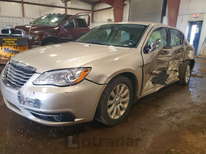 Chrysler  2013 VIN 1C3CCBCG5DN684758