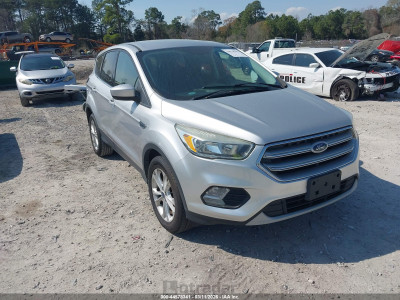 Ford Escape 2017 1FMCU0GD5HUC58637