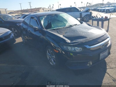 Honda Civic 2018 2HGFC2F52JH545261