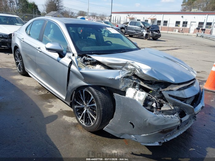 Toyota Camry 2018 VIN 4T1B11HK4JU635889