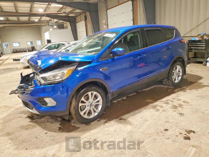 Ford Escape 2017 VIN 1FMCU9GD5HUE67610