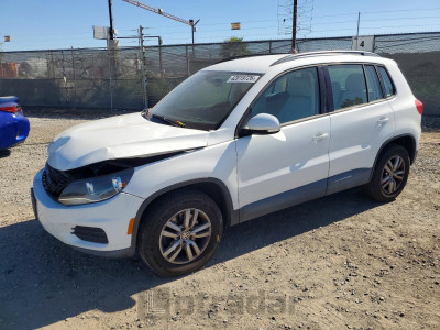 Volkswagen Tiguan 2016 WVGBV7AX4GW520347
