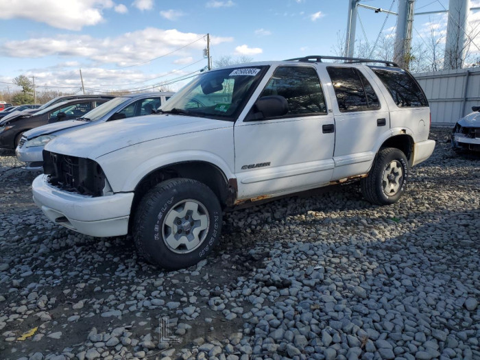 Chevrolet Blazer 2002 VIN 1GNDT13WX2K238564