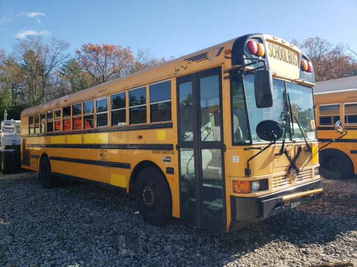 Ic corporation Re series 2013 VIN 4DRBWAAN5DB300839