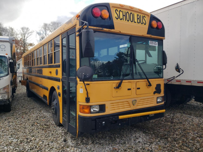Ic corporation Re series 2013 VIN 4DRBWAAN3DB300838