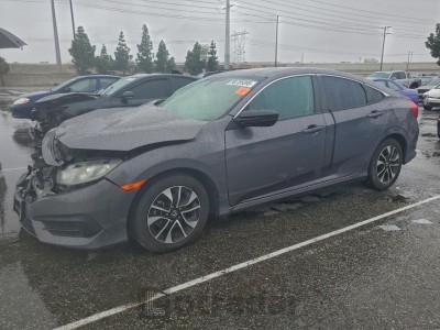 Honda Civic 2018 2HGFC2F55JH502291