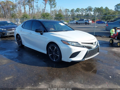 Toyota Camry 2018 4T1B61HK5JU100183