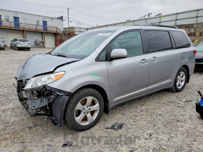 Toyota Sienna 2017 5TDKZ3DC9HS839593