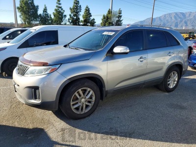 Kia Sorento 2015 5XYKT4A74FG598292