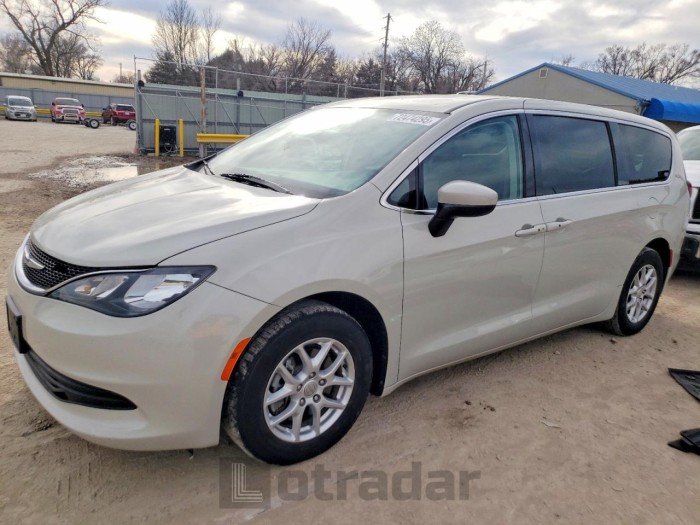 Chrysler Pacifica 2017 VIN 2C4RC1DG6HR588936