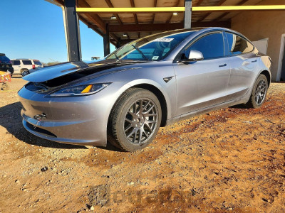 Tesla Model 3 2025 5YJ3E1EB7SF967451