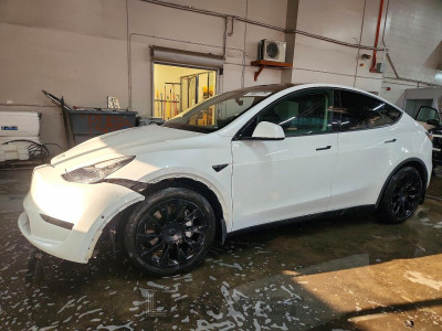 Tesla Model y 2020 5YJYGDEE4LF052666