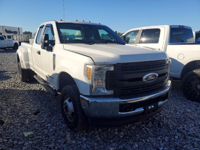 Ford F350 2018 VIN 1FT8X3DT9JEB53730
