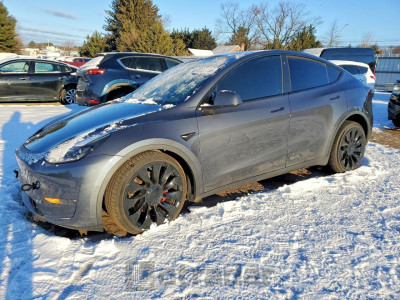 Tesla Model y 2022 7SAYGDEF0NF518723