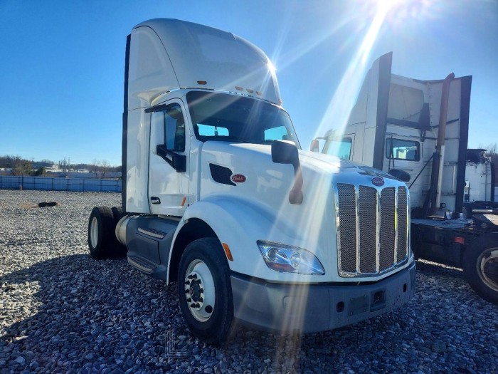 Peterbilt All models 2015 VIN 1XPBA48X0FD299357