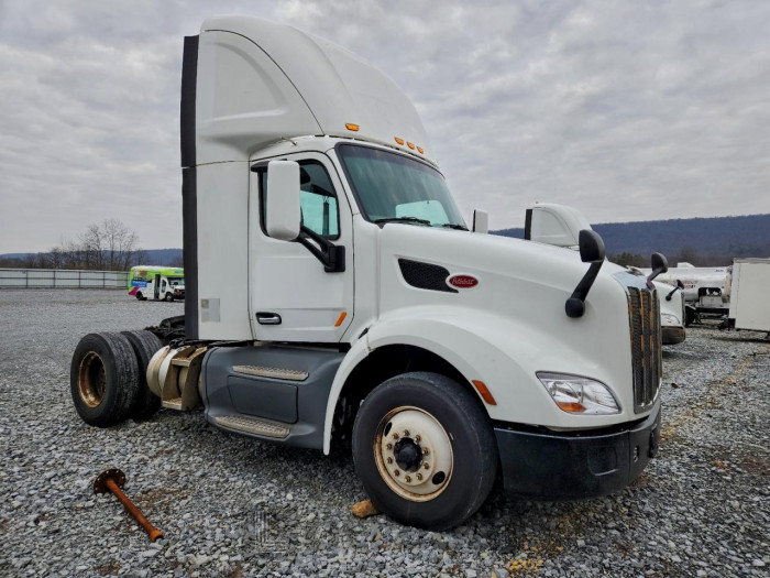 Peterbilt All models 2017 VIN 1XPBA48X8HD428853